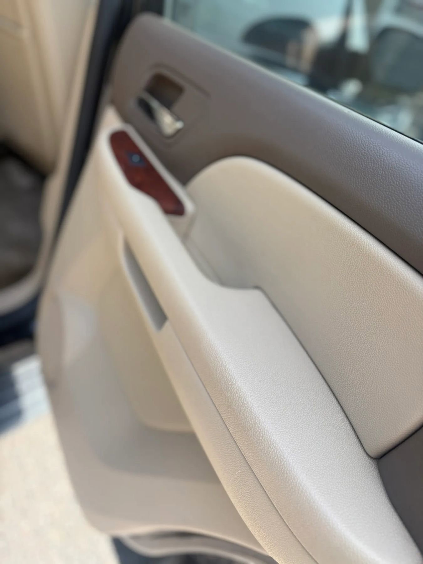 Used 2013 Chevrolet Tahoe LT w/ Luxury Package AWD/4WD image 26