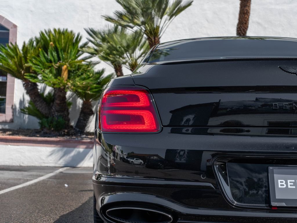 Used 2025 Bentley Flying Spur Plug-In Hybrid AWD/4WD image 47
