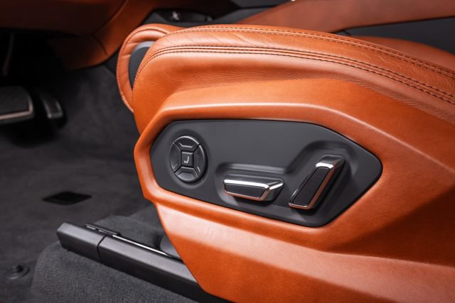 Used 2022 Lamborghini Urus AWD/4WD image 22