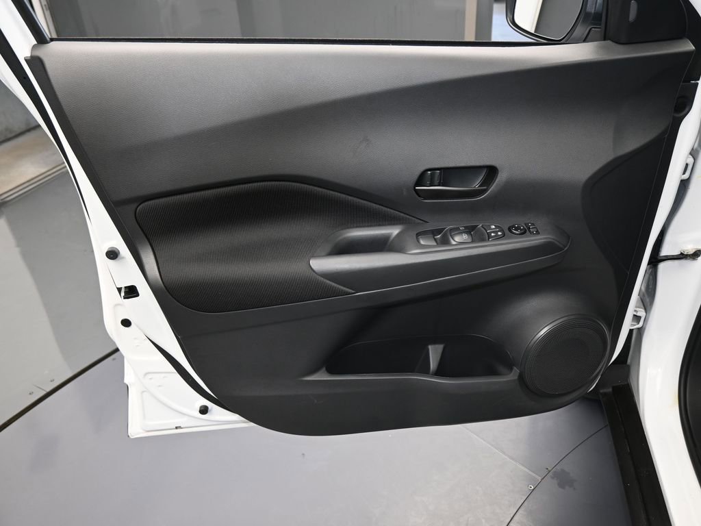 Used 2025 Nissan Kicks Play S image 12