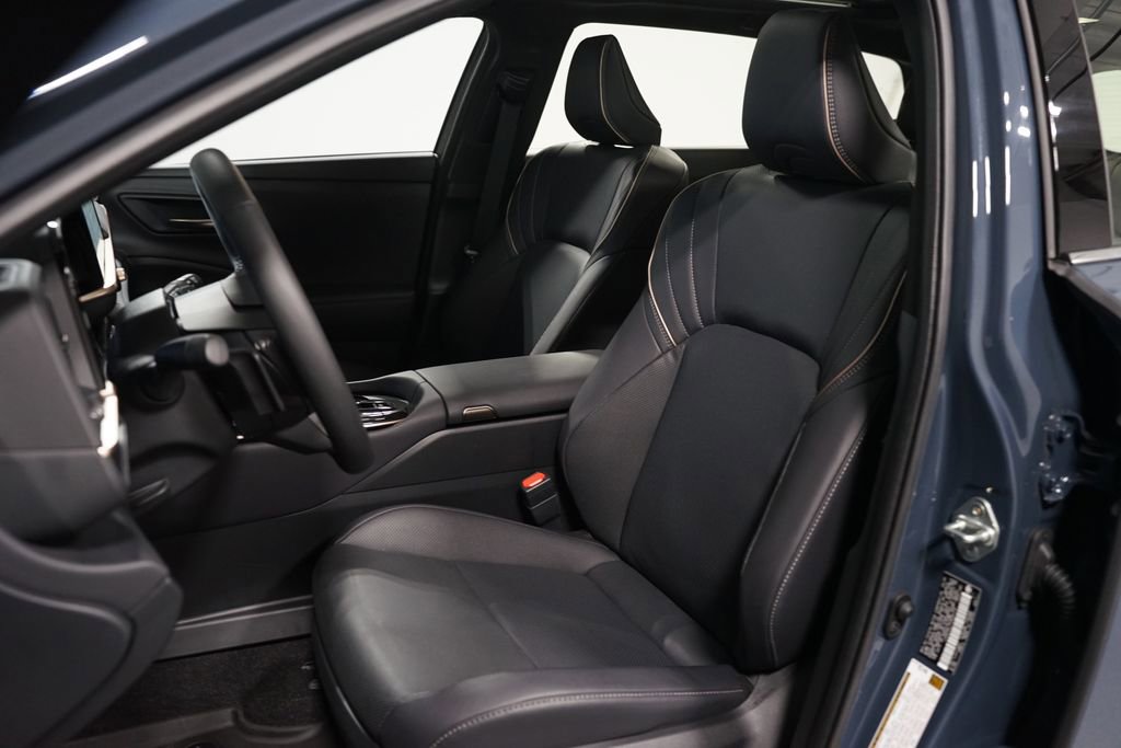 Used 2025 Toyota Crown Signia w/ Advanced Technology Package image 29