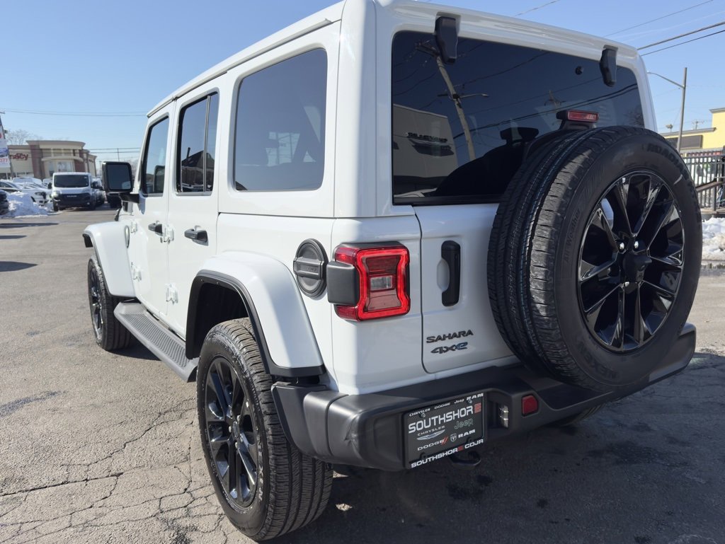 Used 2025 Jeep Wrangler Unlimited Sahara image 5