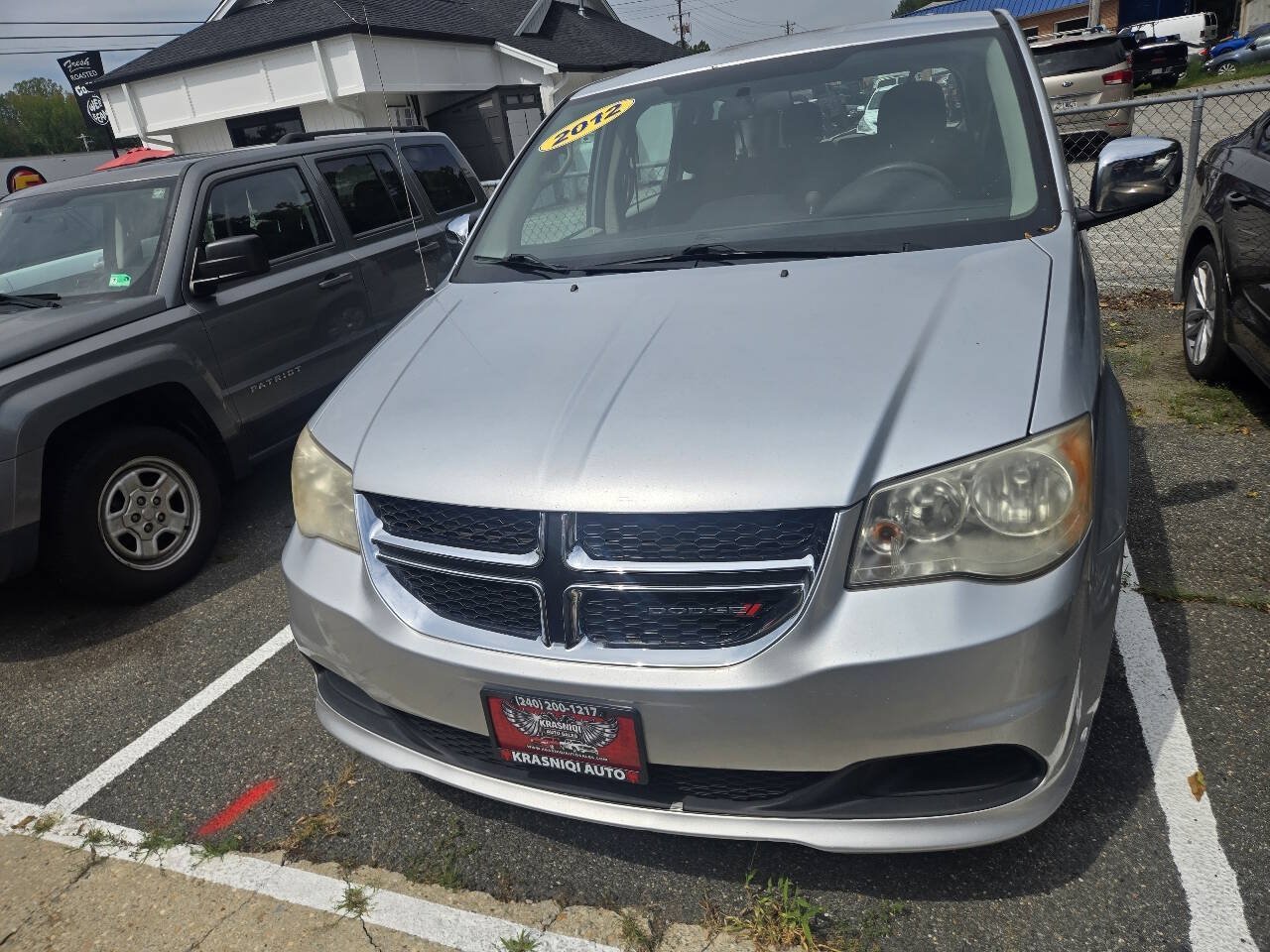Used 2012 Dodge Grand Caravan American Value Package FWD image 2
