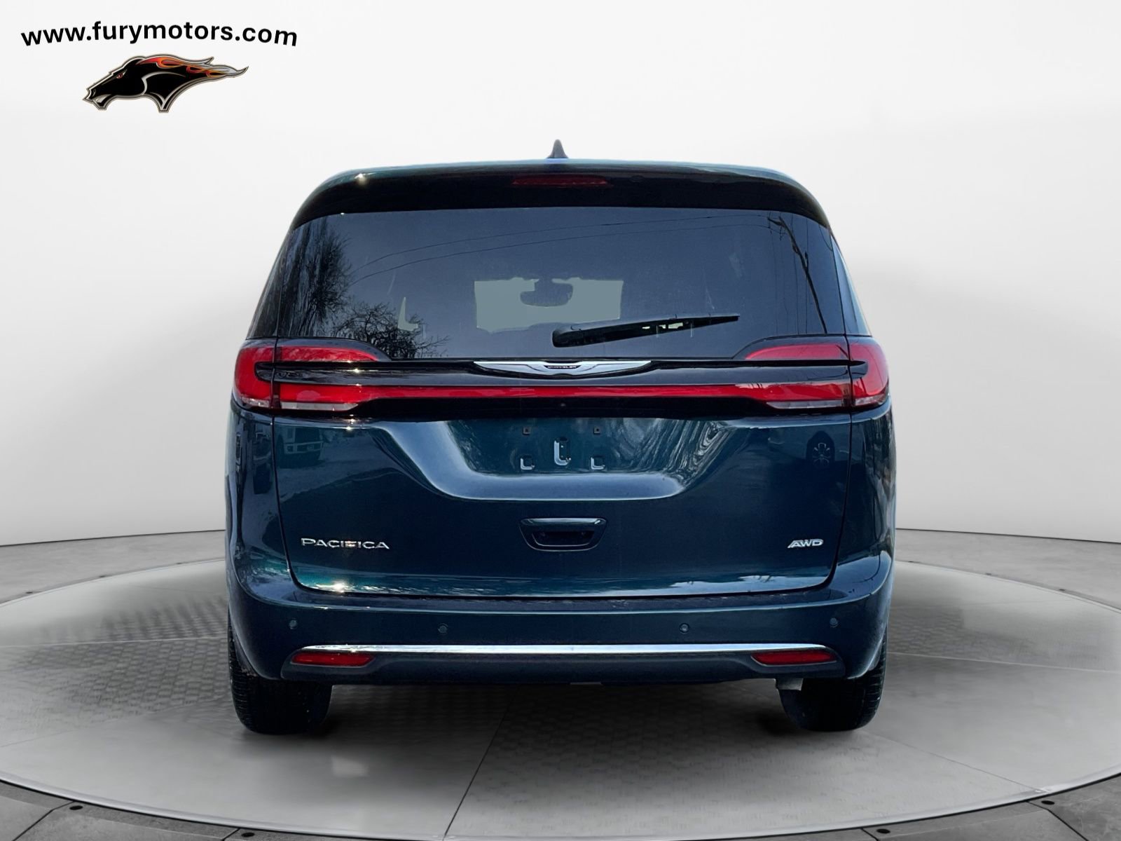 Used 2025 Chrysler Pacifica Select image 4