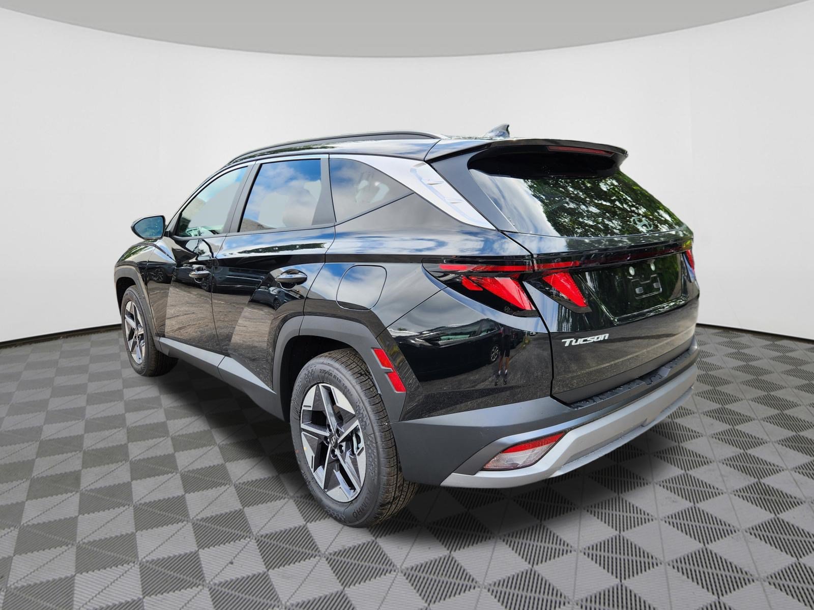 Certified 2026 Hyundai Tucson SEL Plus AWD/4WD image 3