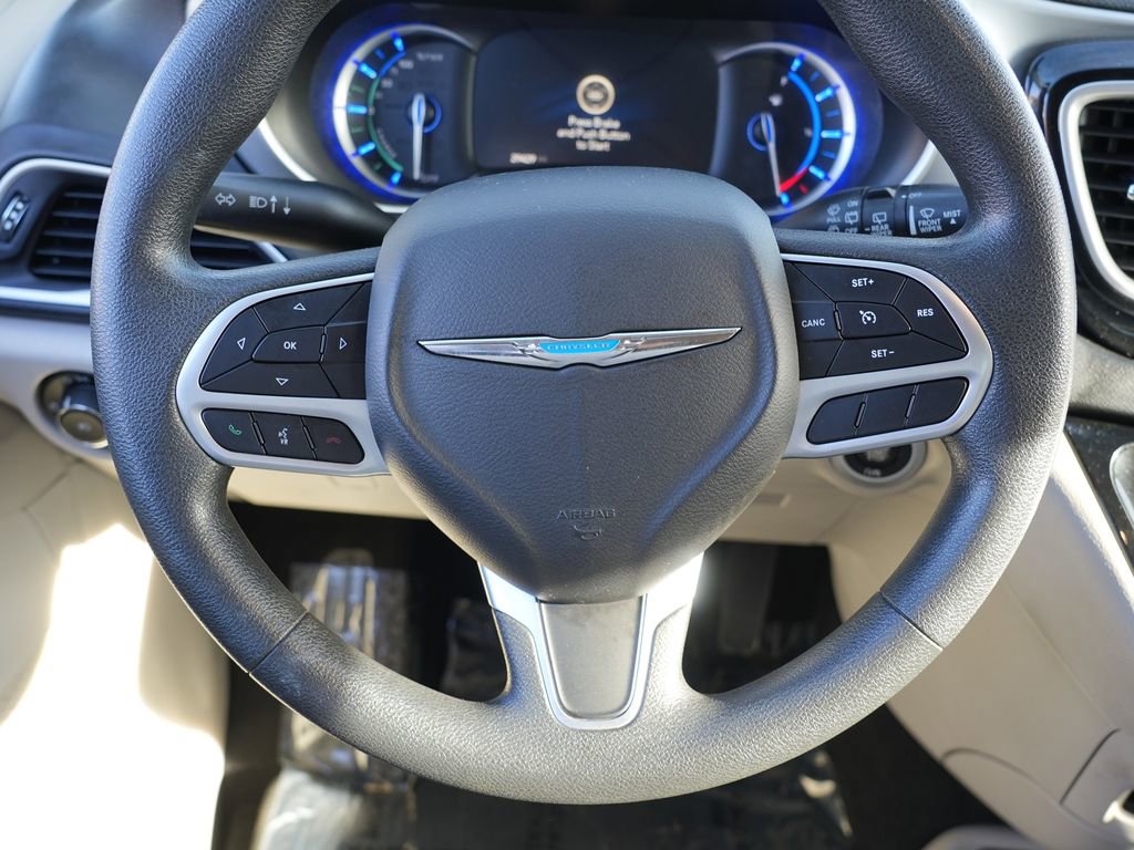 Used 2018 Chrysler Pacifica Touring Plus image 21