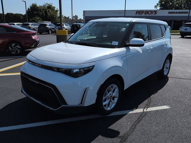 Used 2024 Kia Soul S FWD image 3
