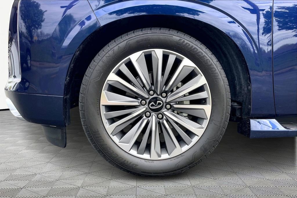 Used 2025 INFINITI QX80 Sensory image 23