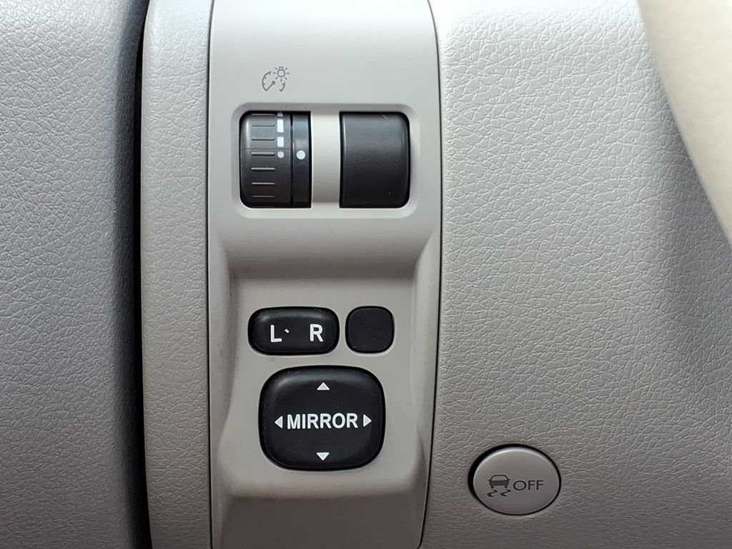 Used 2010 Subaru Forester 2.5X Limited AWD/4WD image 16