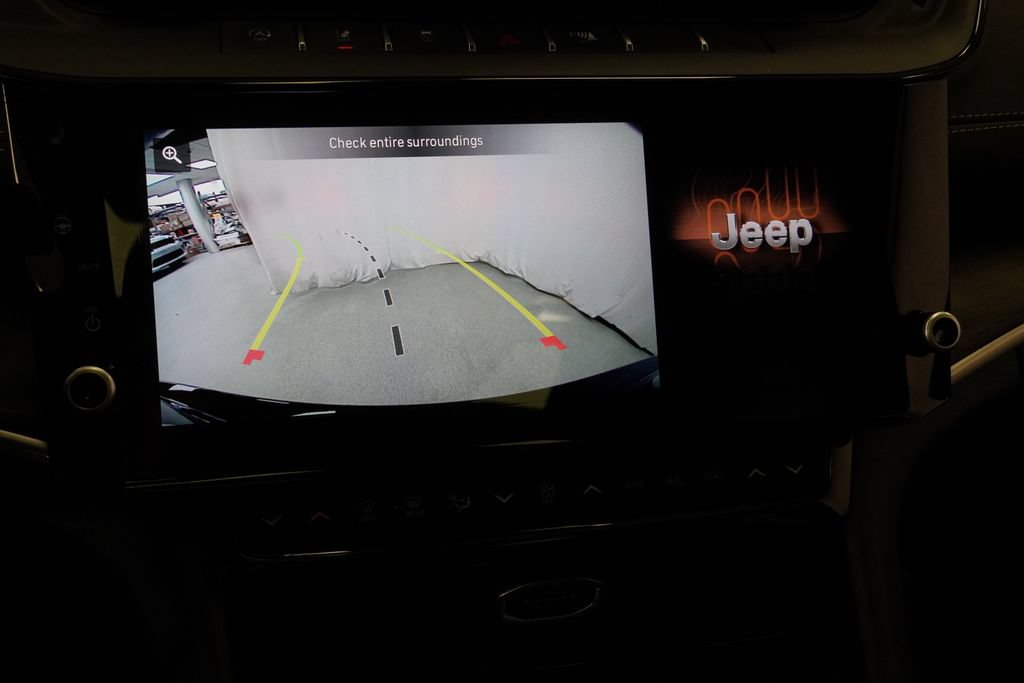 Certified 2026 Jeep Grand Cherokee Limited w/ Limited Altitude Package AWD/4WD image 34