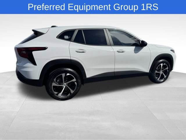Used 2024 Chevrolet Trax RS w/ Driver Confidence Package image 3