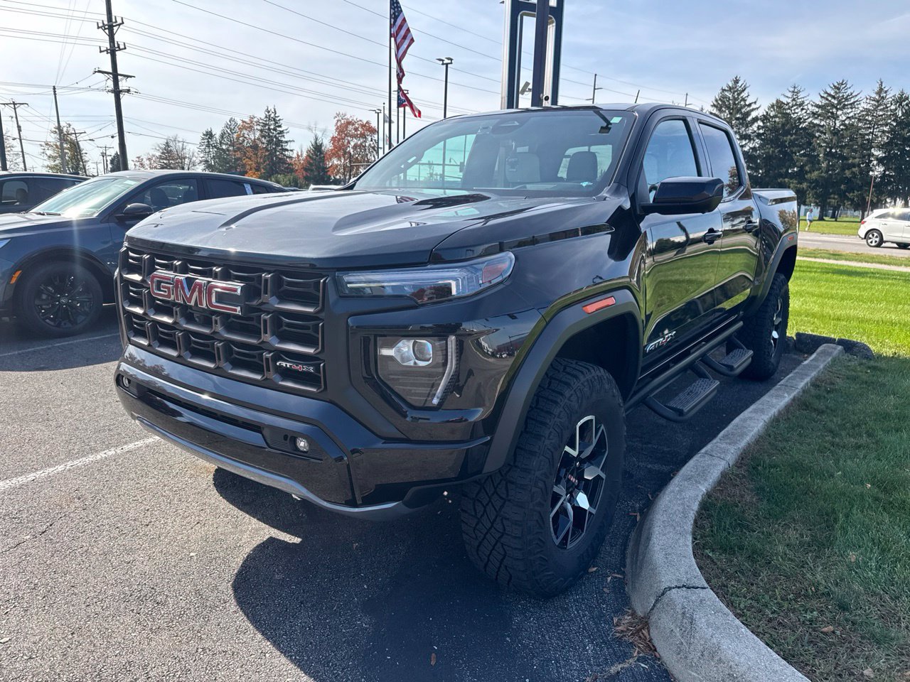 Used 2024 GMC Canyon AT4X AWD/4WD image 3