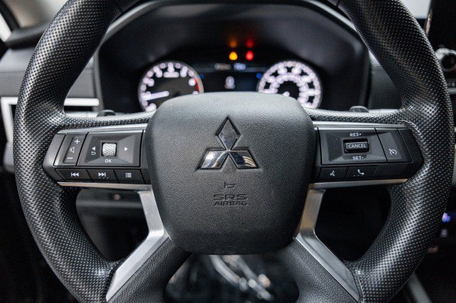 Used 2022 Mitsubishi Outlander ES image 12