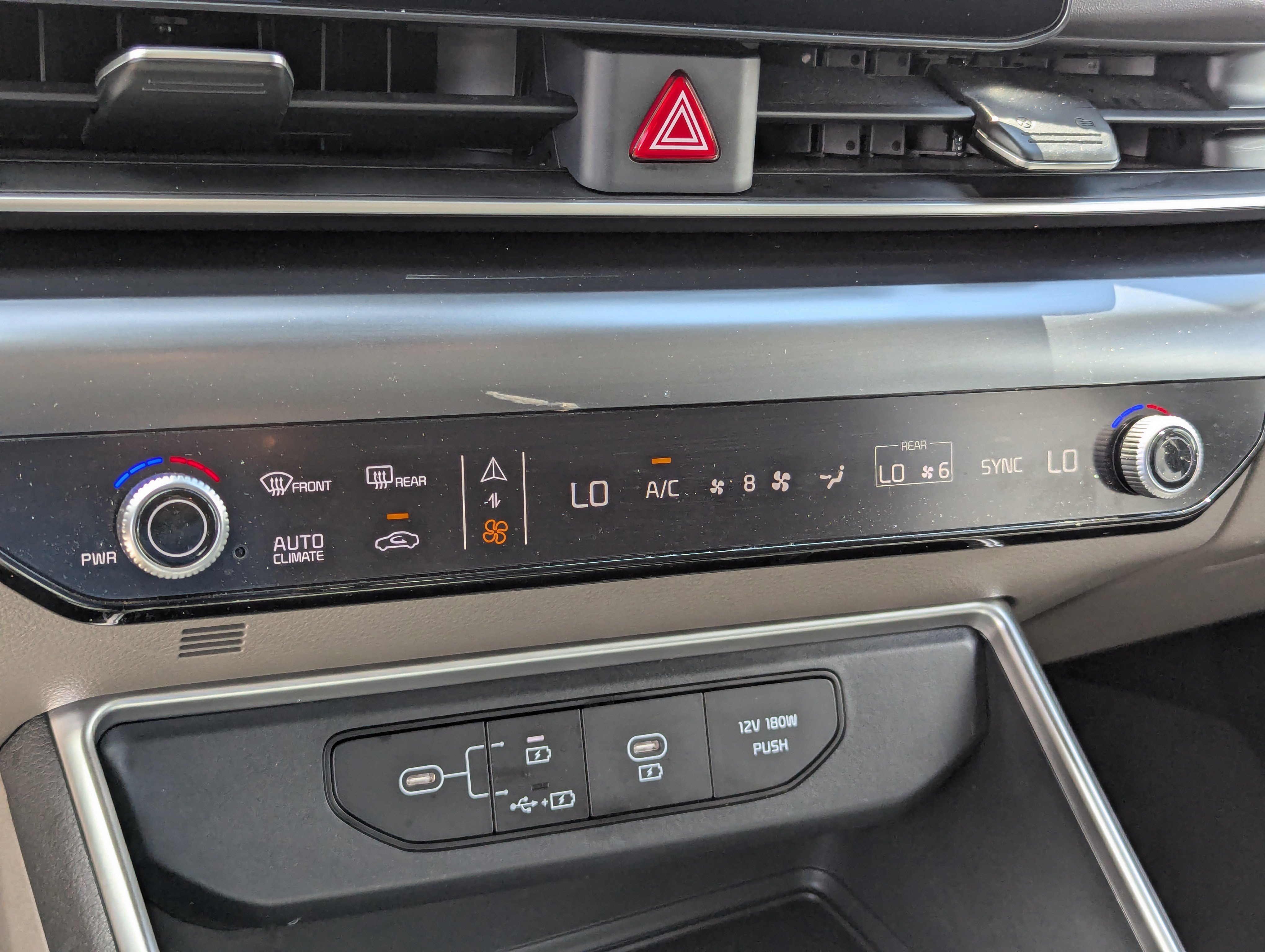 Certified 2025 Kia Carnival image 25