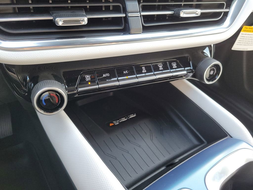 New 2026 Chevrolet Equinox EV LT image 11