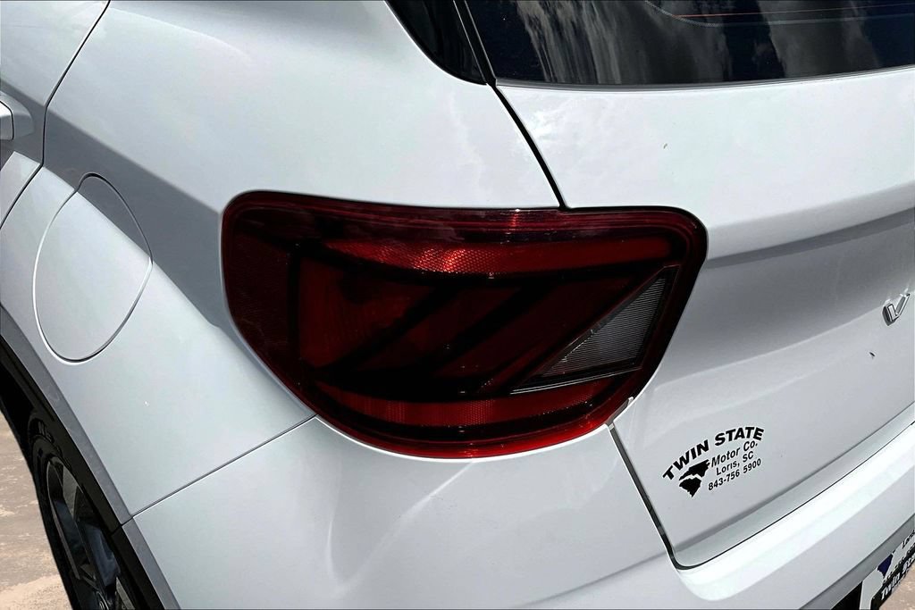 Used 2025 Hyundai Venue SEL FWD image 25