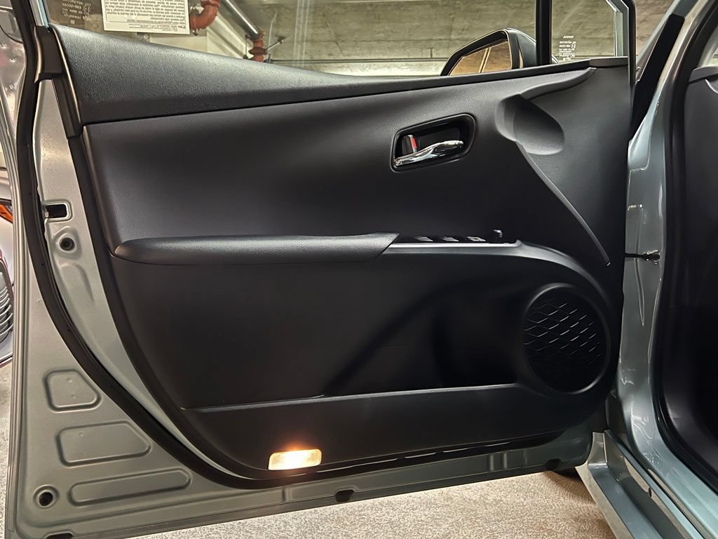 Certified 2022 Toyota Prius LE FWD image 36