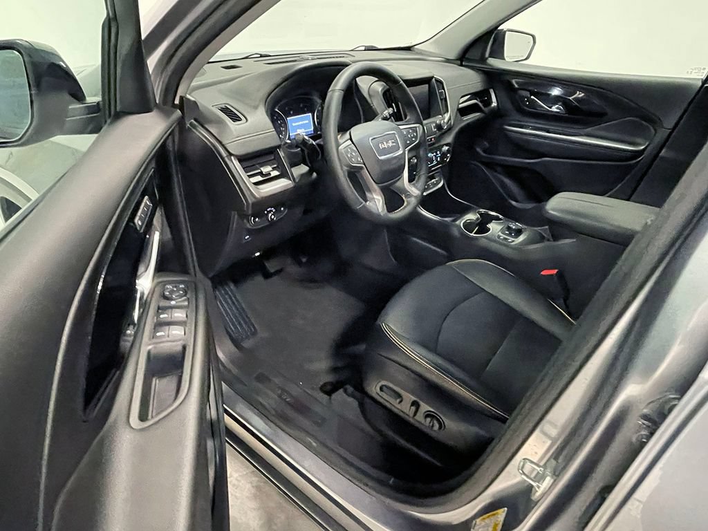 Used 2024 GMC Terrain AT4 AWD/4WD image 3