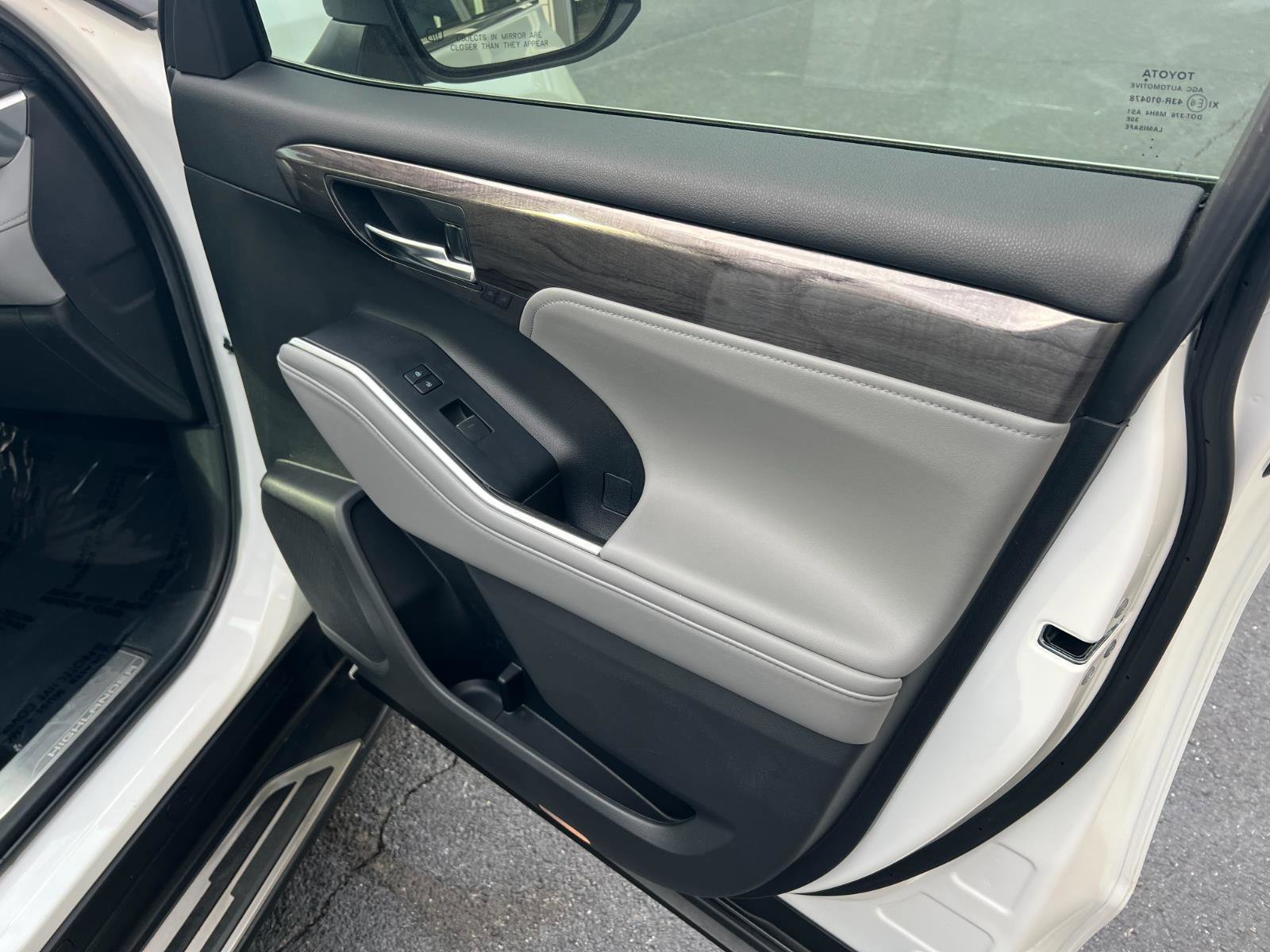 Used 2022 Toyota Highlander Platinum image 15