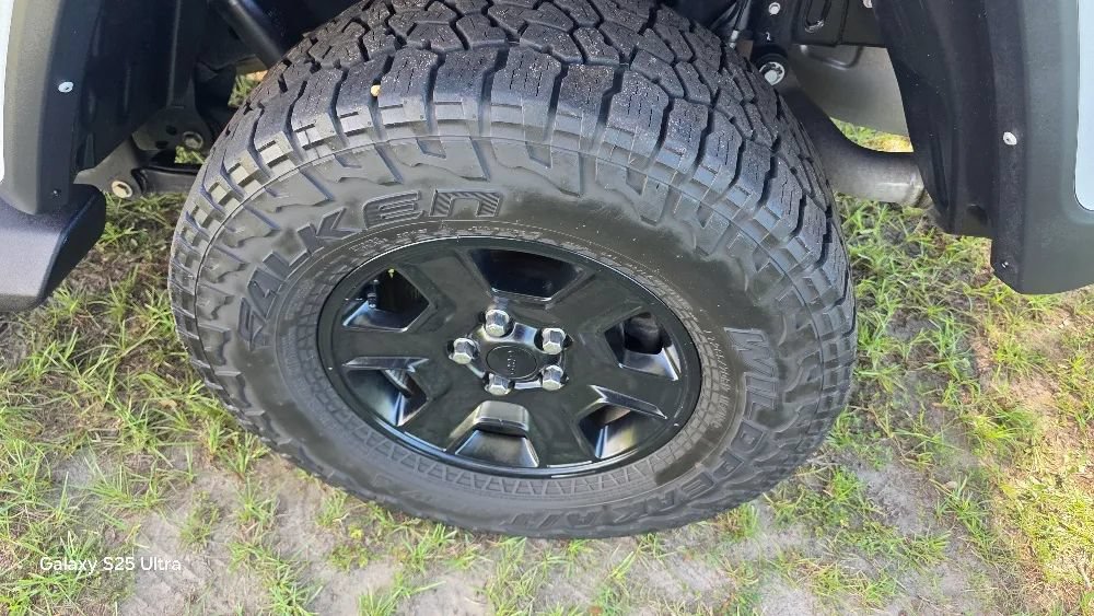 Used 2021 Jeep Gladiator Overland w/ Safety Group AWD/4WD image 9