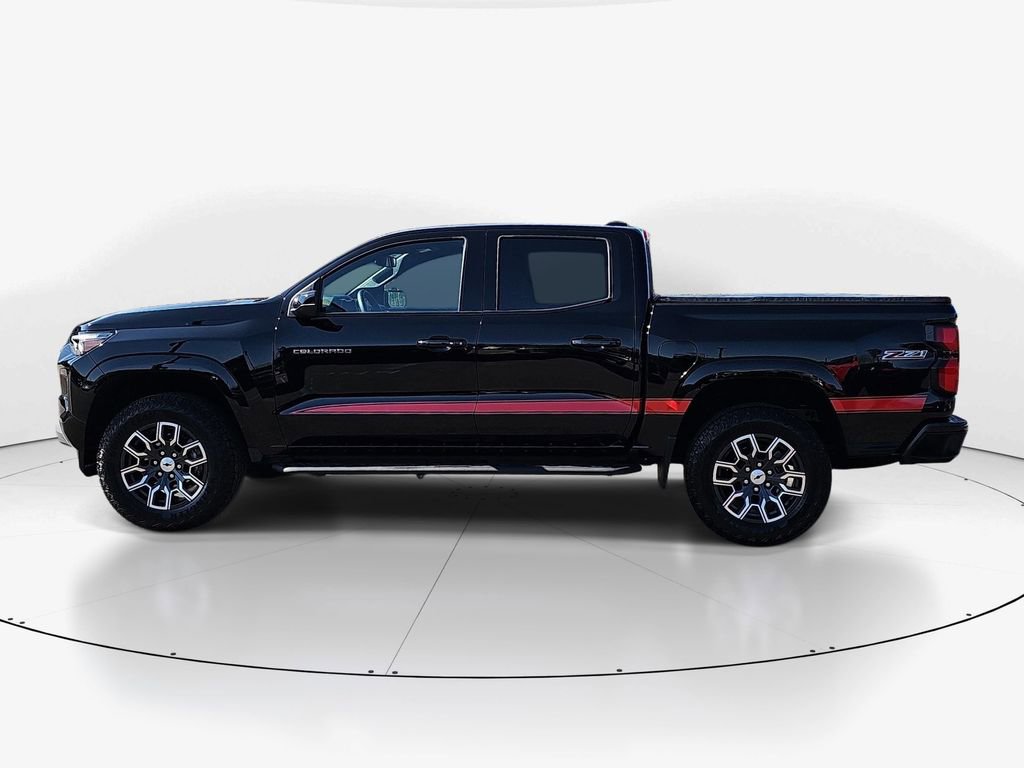 Used 2024 Chevrolet Colorado Z71 w/ Z71 Convenience Package 2 image 9