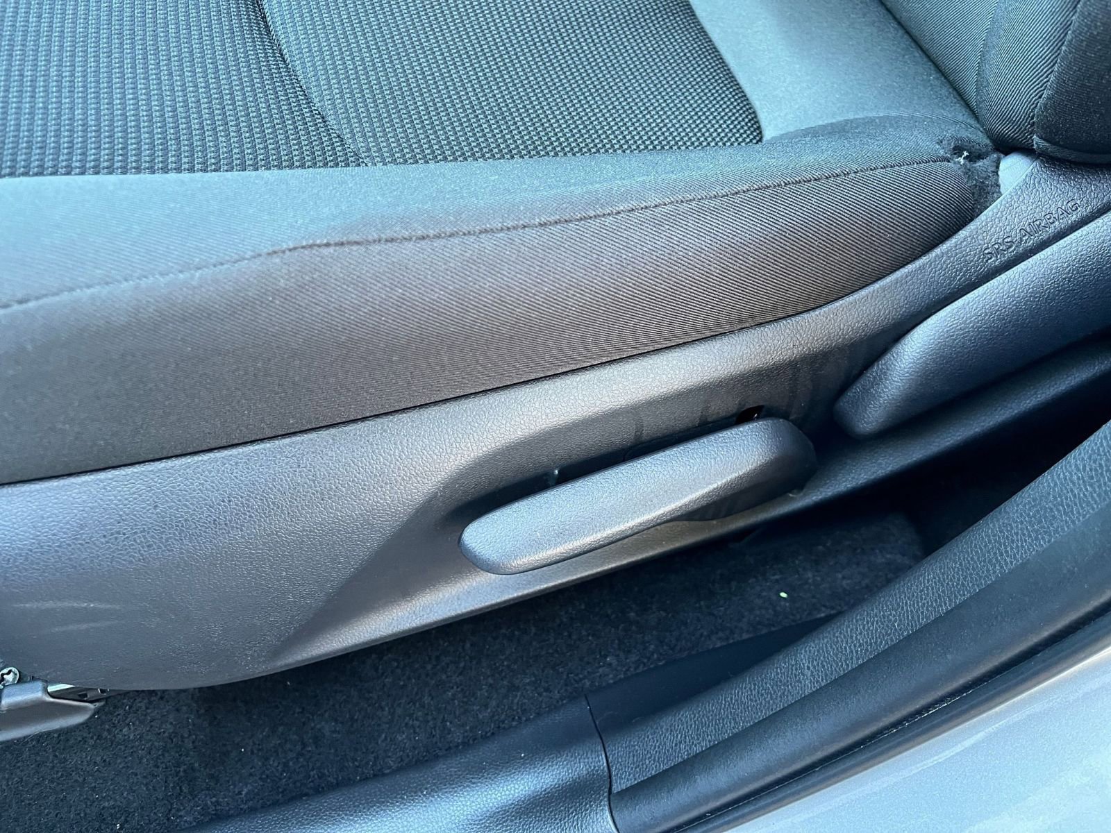 Used 2025 Toyota RAV4 LE image 23