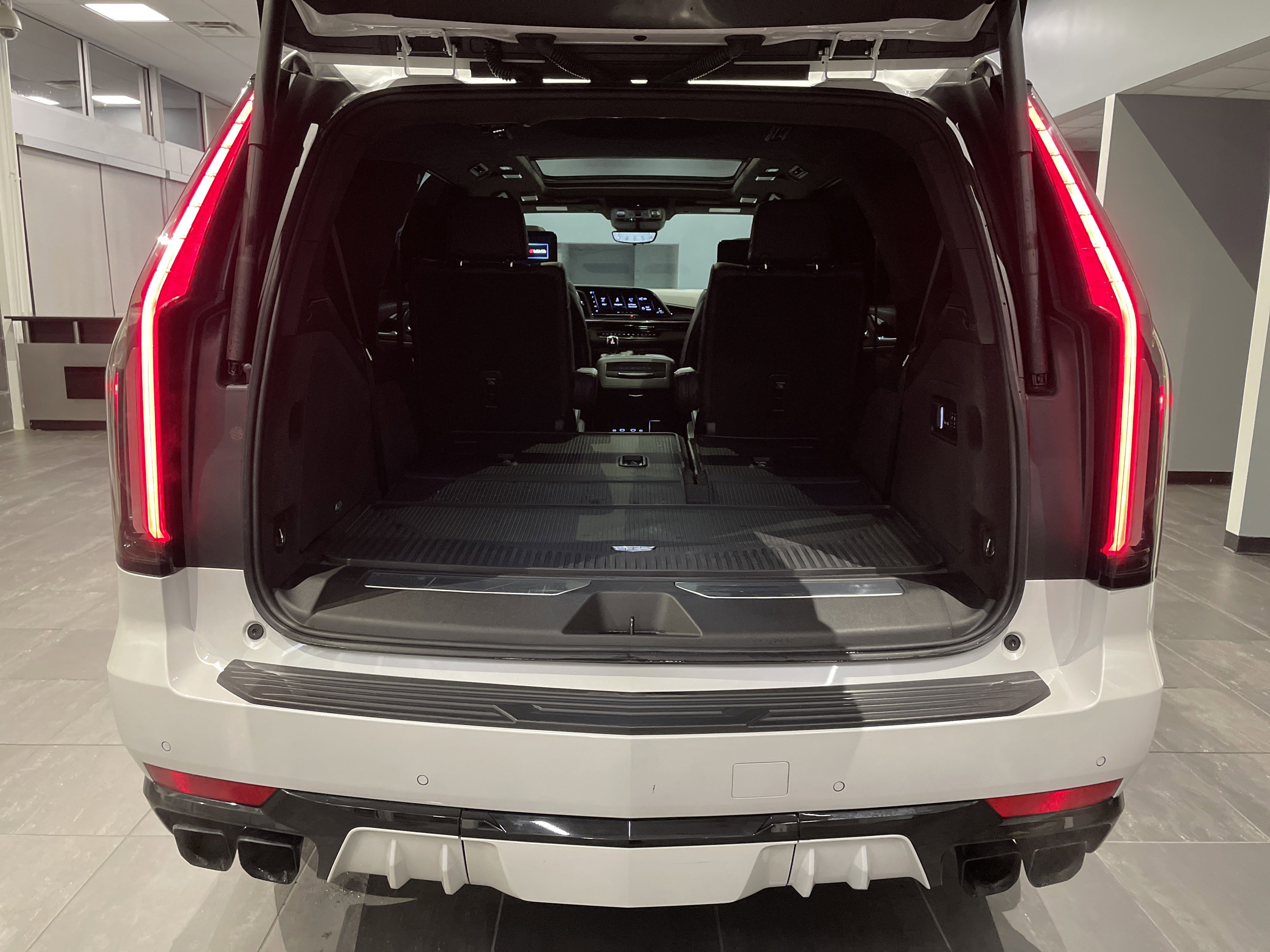 Used 2023 Cadillac Escalade V image 41