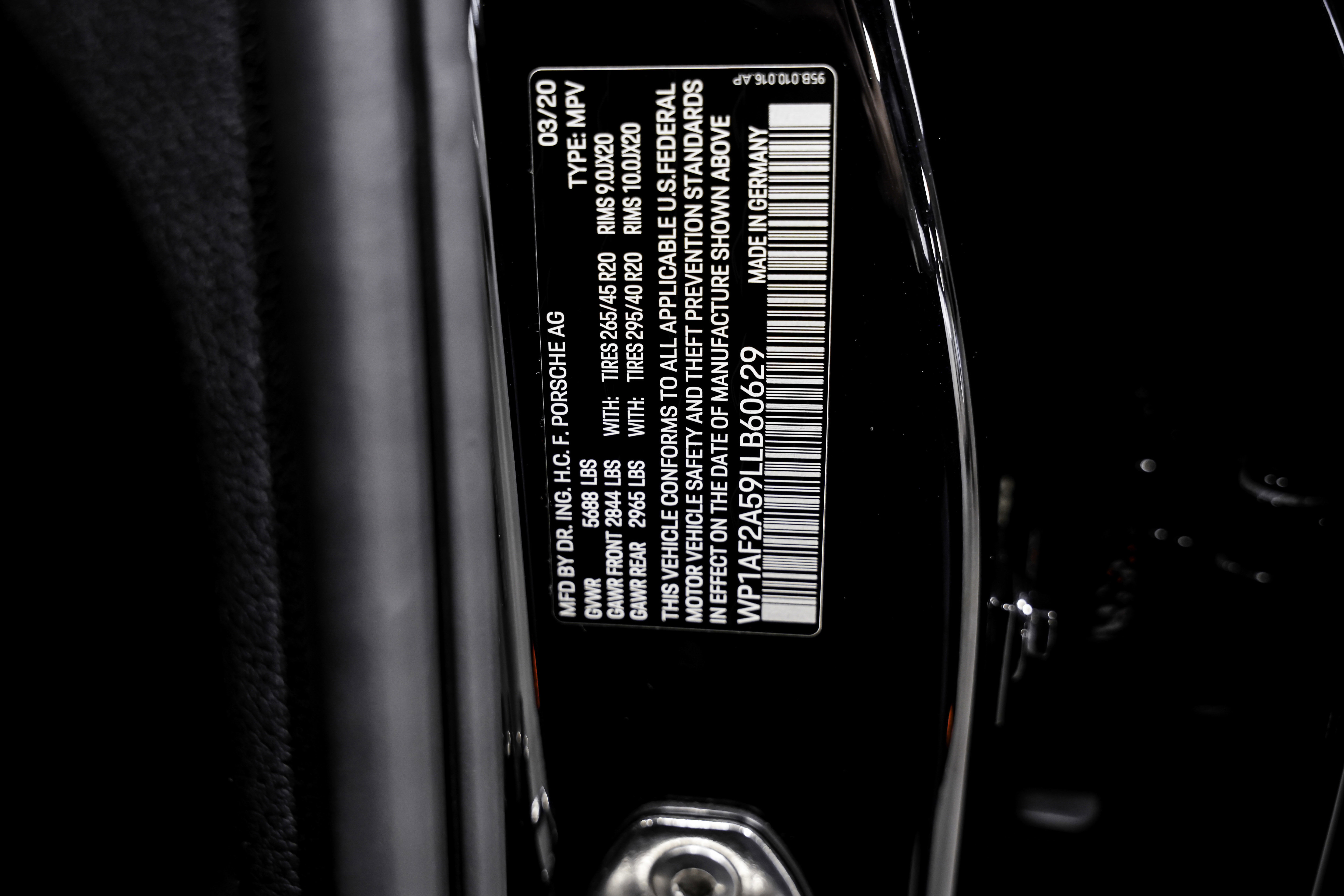 Used 2020 Porsche Macan Turbo image 47