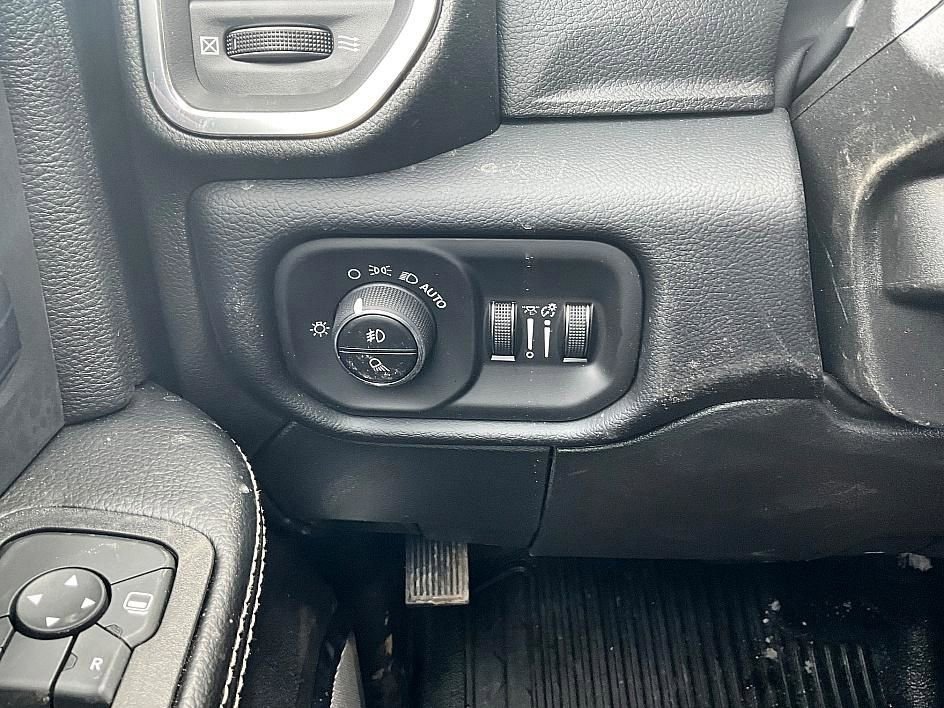 New 2026 RAM 3500 Big Horn w/ Laramie Trim Package AWD/4WD image 15