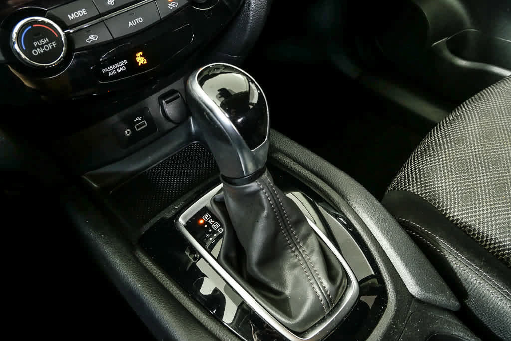 Used 2019 Nissan Rogue Sport SV w/ All-Weather Package FWD image 15