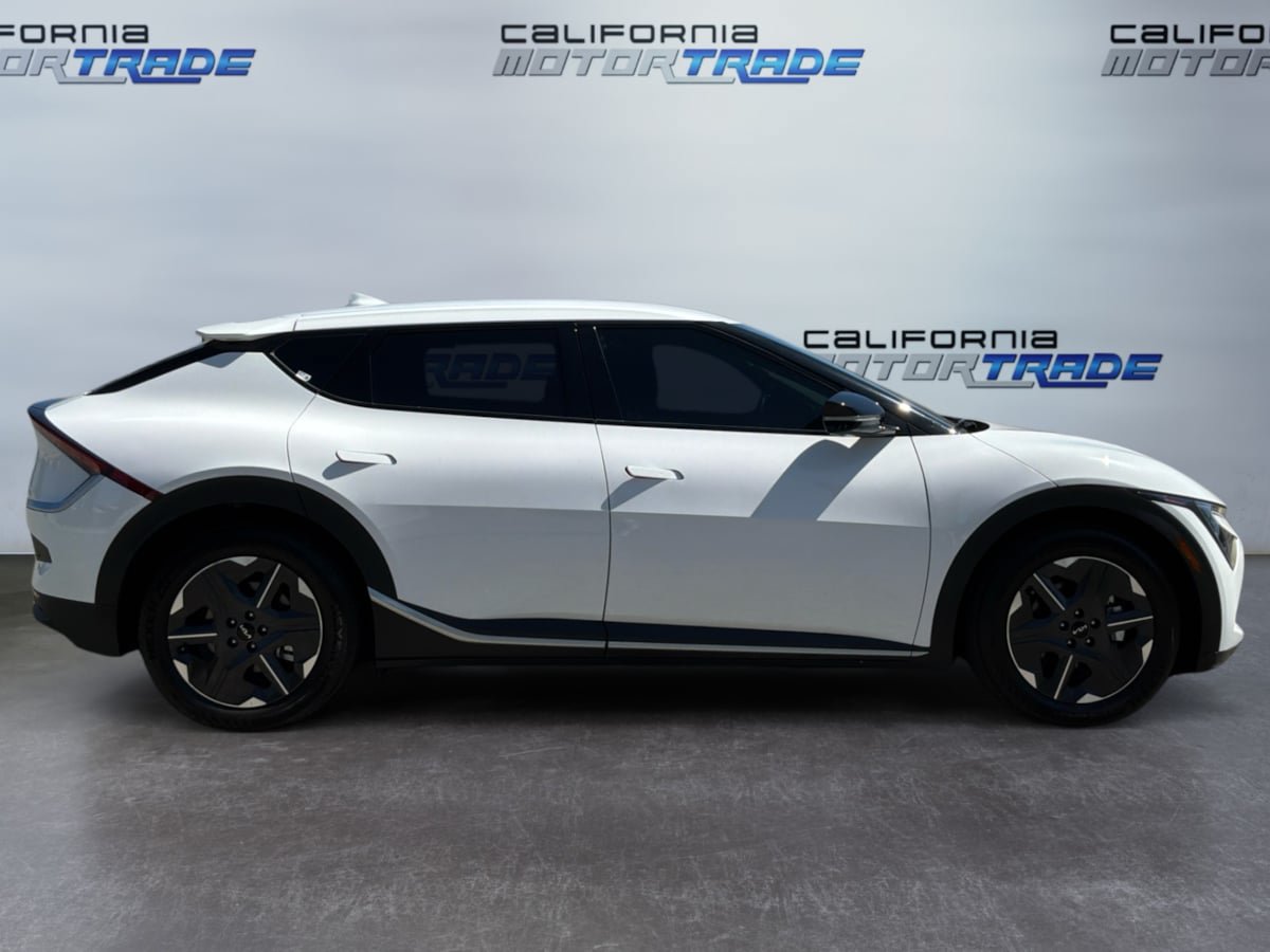 Used 2025 Kia EV6 Light RWD image 4