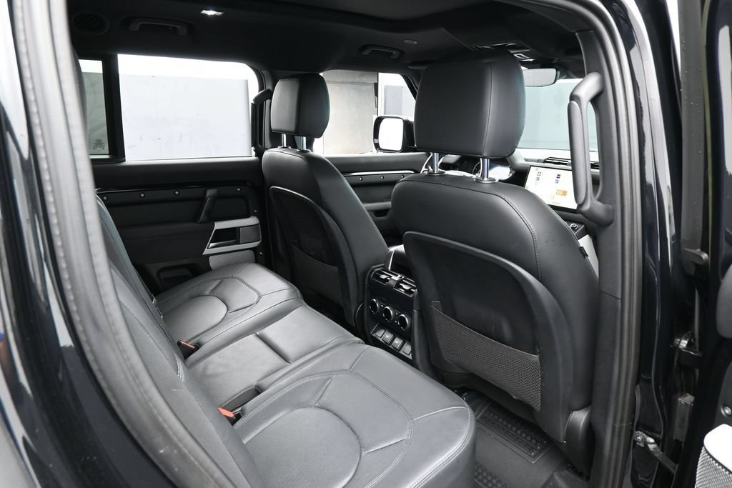 Used 2023 Land Rover Defender 130 SE AWD/4WD image 45