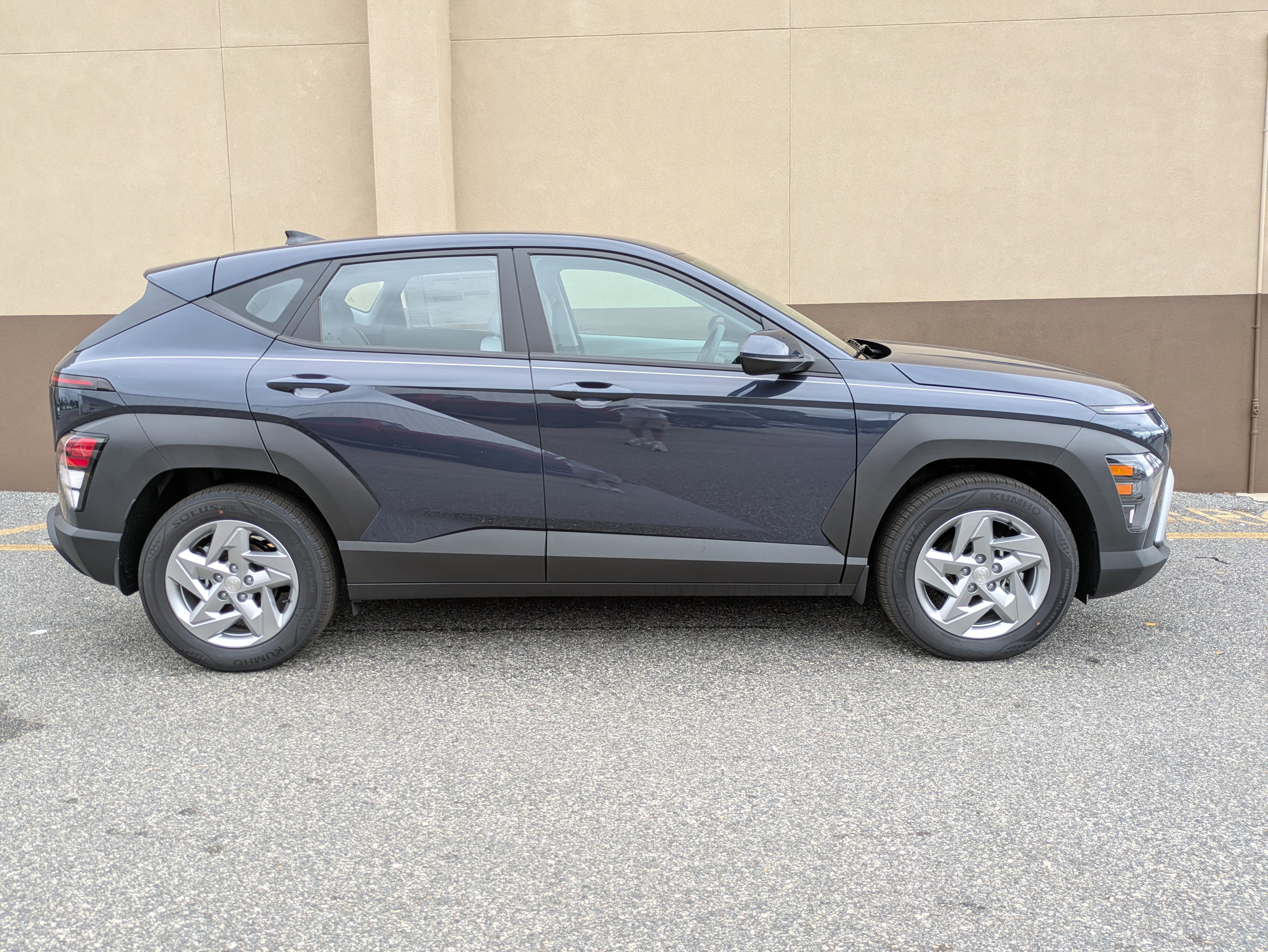 New 2026 Hyundai Kona SE image 3