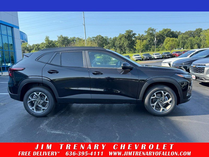 New 2025 Chevrolet Trax LT w/ Driver Confidence Package