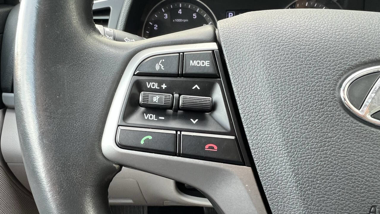 Used 2017 Hyundai Elantra SE w/ SE A/T Tech Package 03 image 16