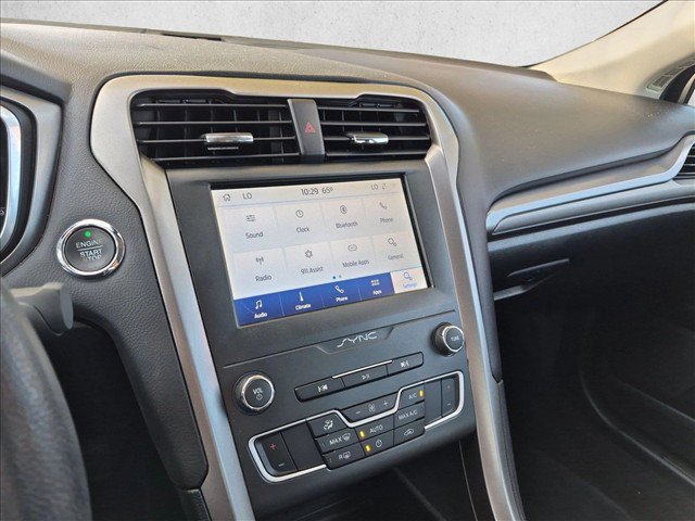 Used 2020 Ford Fusion SE FWD image 12