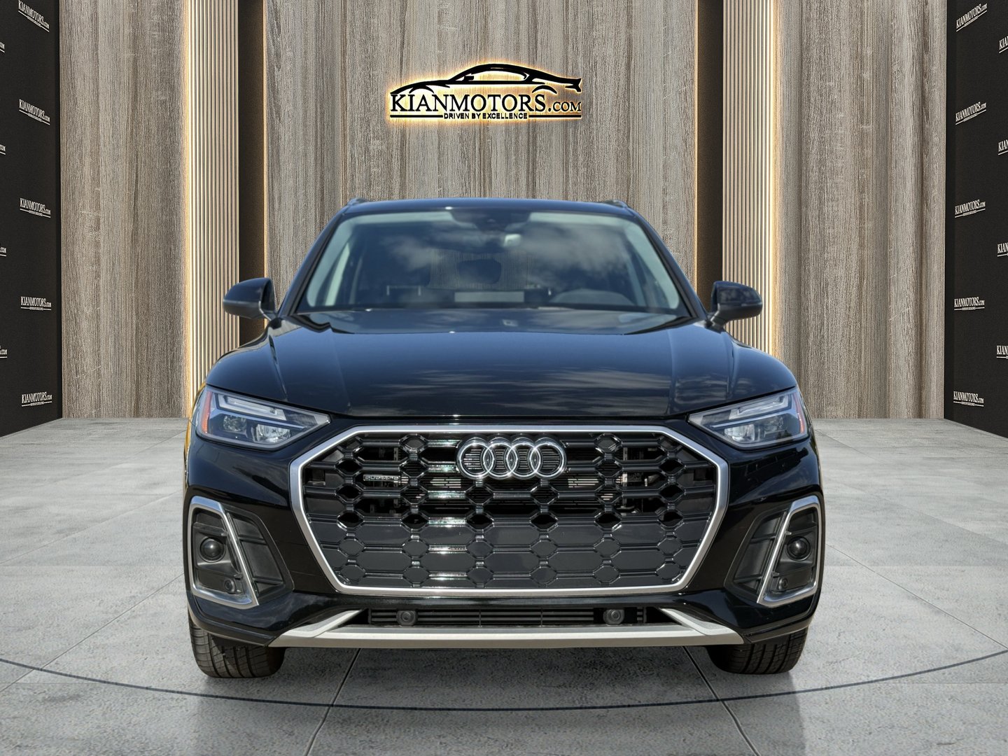 Used 2024 Audi Q5 e Premium w/ Convenience Package AWD/4WD image 2
