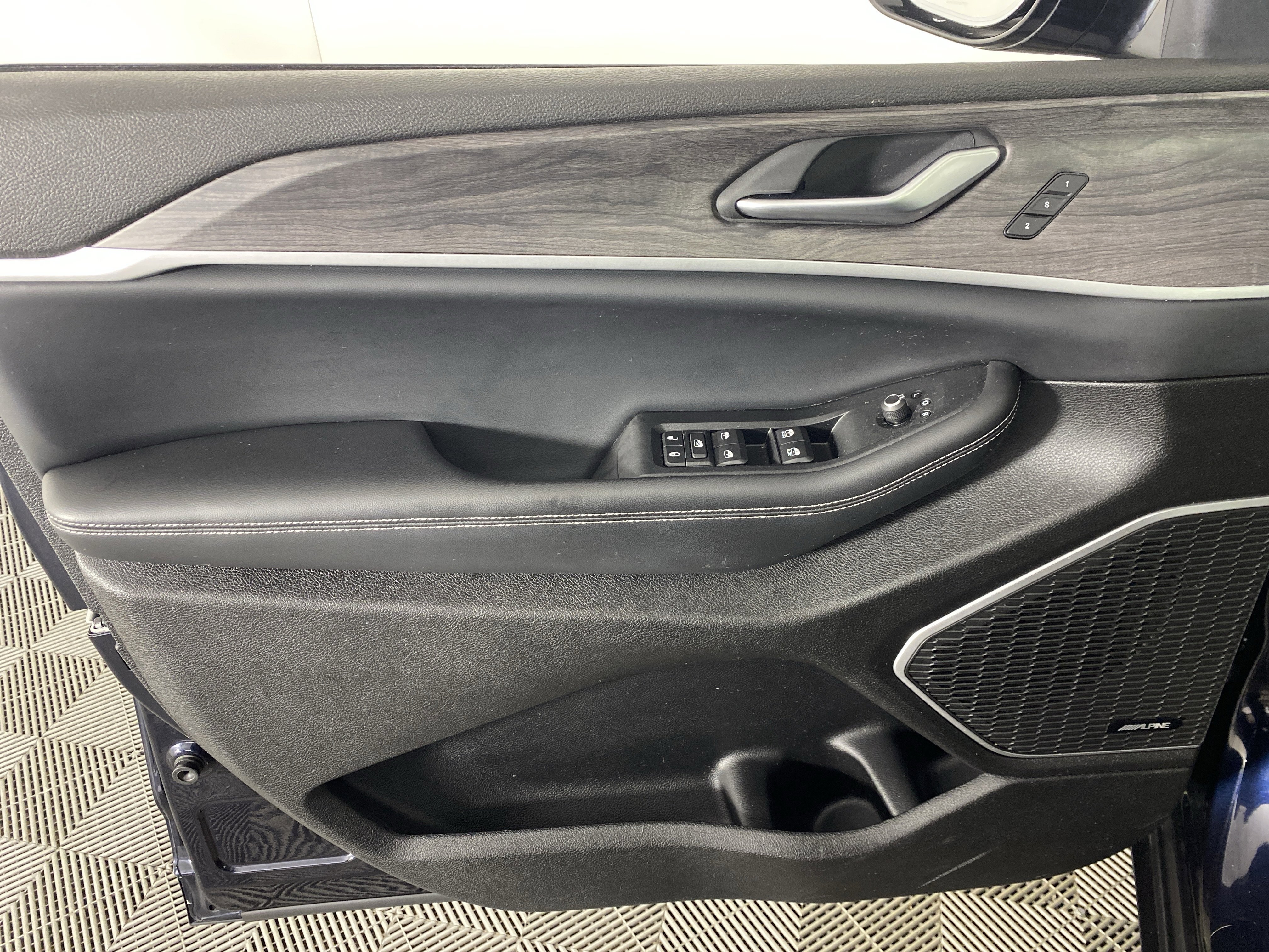 Used 2022 Jeep Grand Cherokee Limited 4xe w/ Luxury Tech Group II image 15