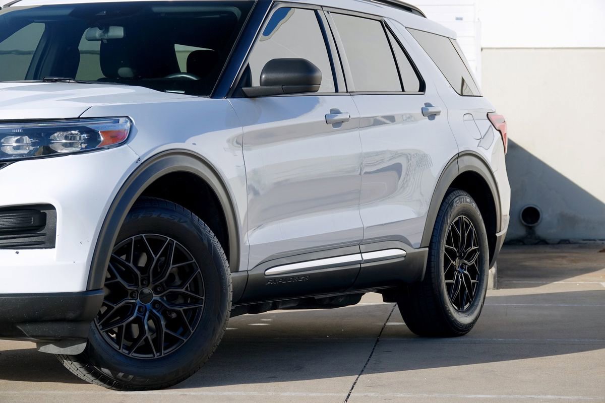 Used 2020 Ford Explorer XLT image 22