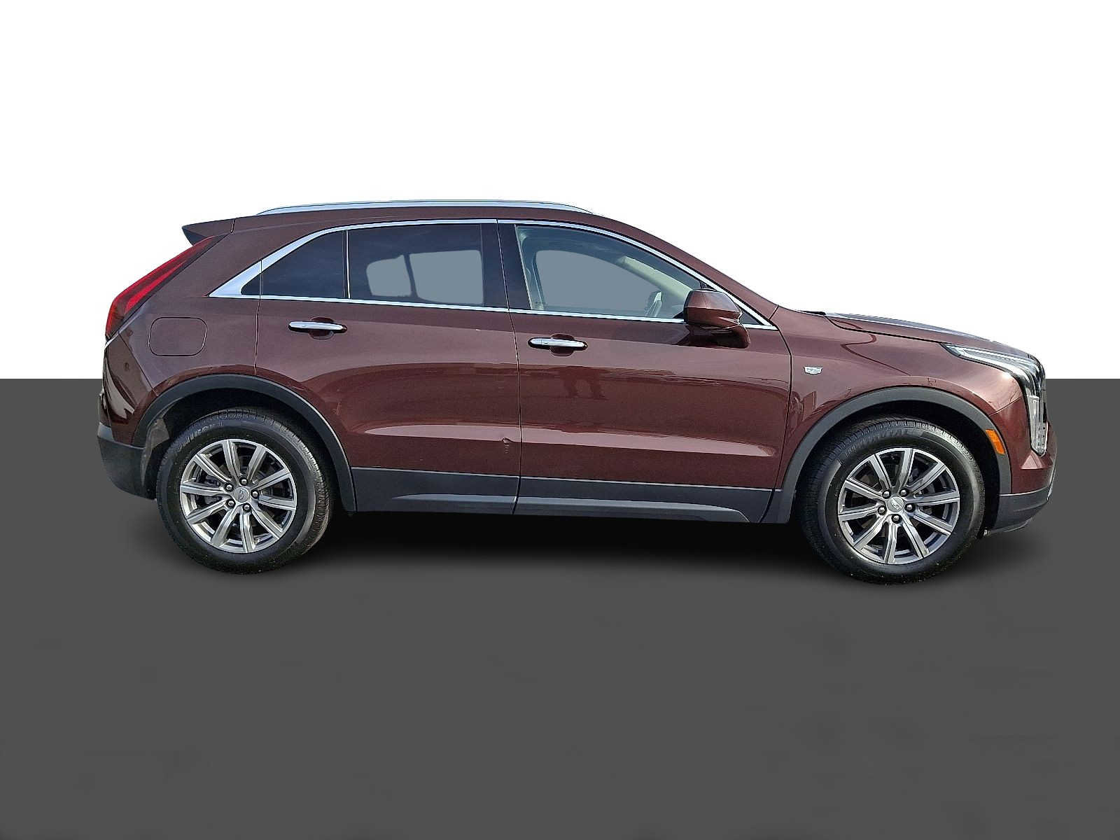 Used 2023 Cadillac XT4 Luxury w/ Cold Weather Package image 7