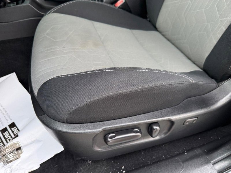 Used 2022 Toyota Tacoma TRD Off-Road image 17