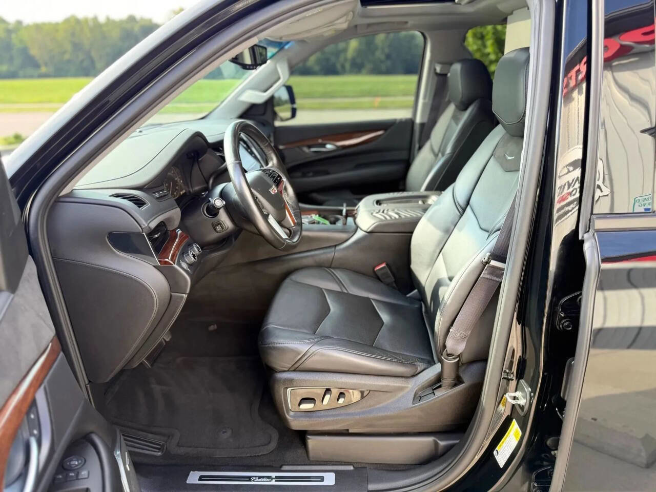 Used 2015 Cadillac Escalade ESV Premium AWD/4WD image 13