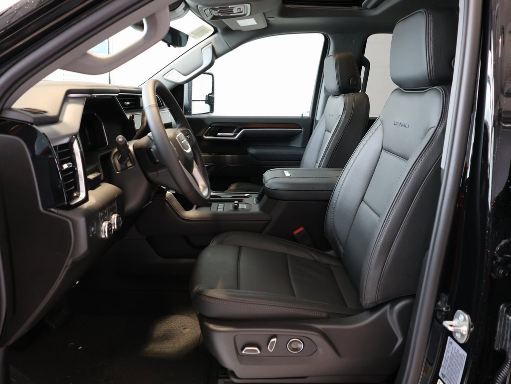 New 2026 GMC Sierra 3500 Denali w/ Denali Reserve Package image 14