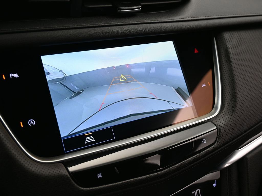 Used 2023 Cadillac XT6 Luxury image 25