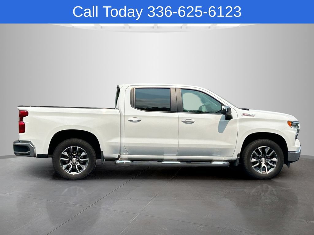 Used 2024 Chevrolet Silverado 1500 LT AWD/4WD image 6