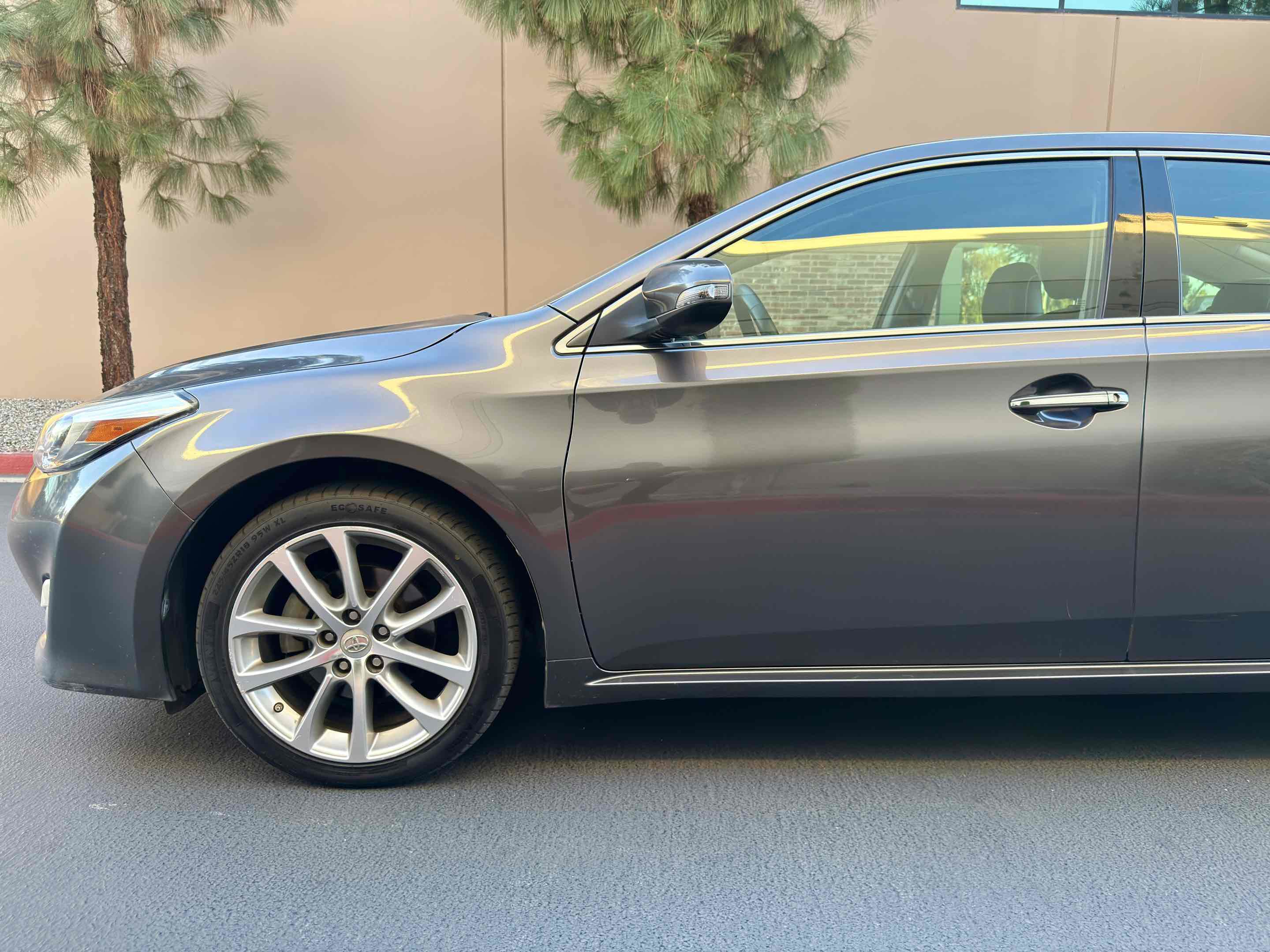 Used 2014 Toyota Avalon XLE Touring image 16