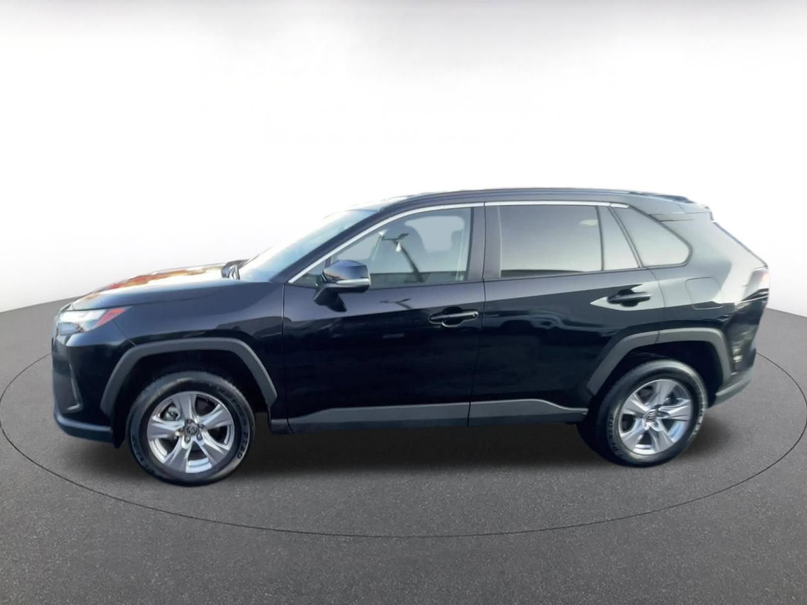 Used 2025 Toyota RAV4 XLE w/ Convenience Package image 9