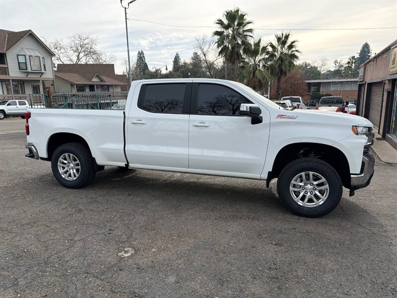 Used 2022 Chevrolet Silverado 1500 LT w/ Z71 Off-Road Package AWD/4WD image 7