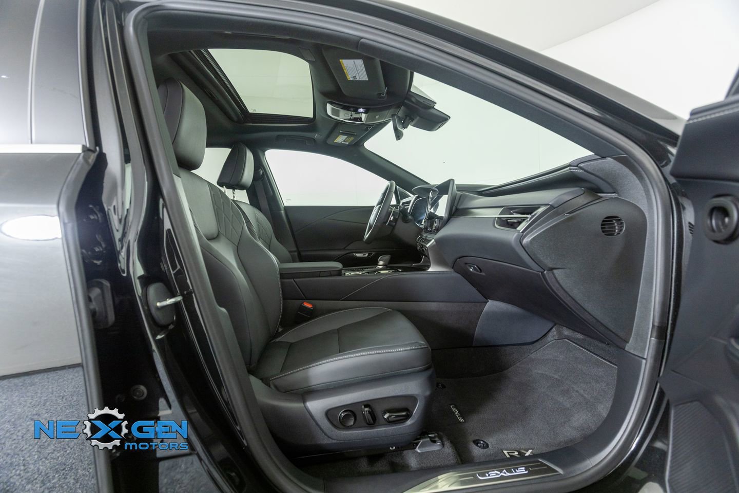 Used 2025 Lexus RX 350 Premium w/ Convenience Package AWD/4WD image 40