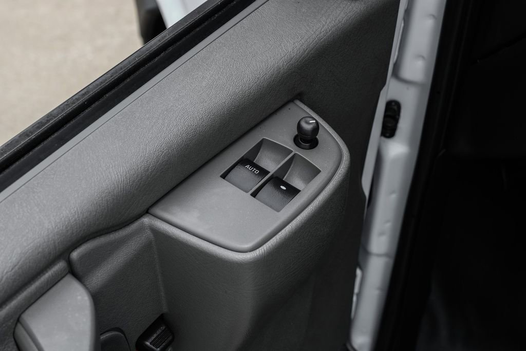 Used 2022 GMC Savana 2500 RWD image 36